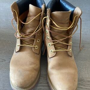 Timberland's Premium 6-Inch Waterproof Winter Boots Women's Size 10